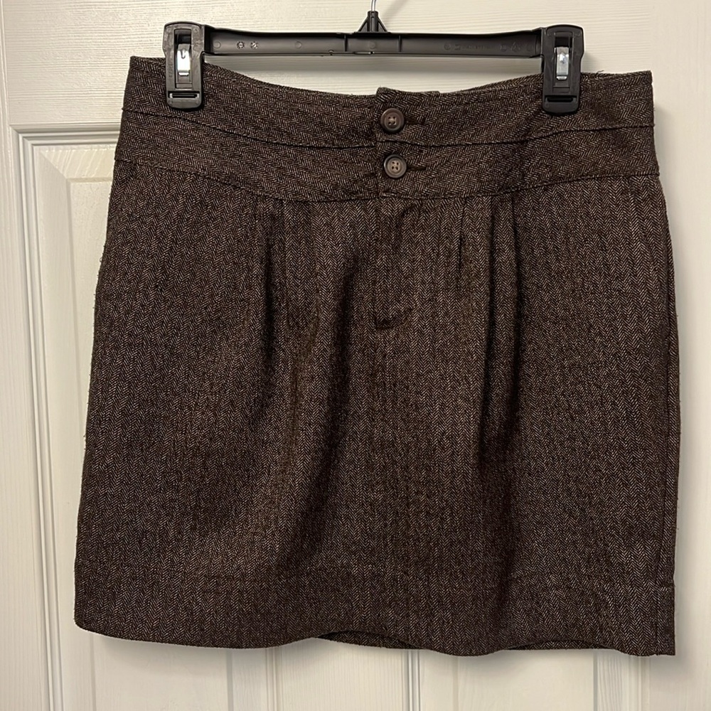 Gap skirt